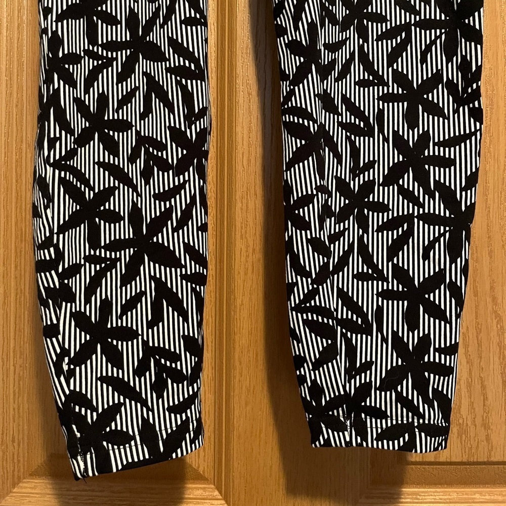 Lands End Starfish Pull On Leggings Floral & Striped Print - Picture 2 of 5